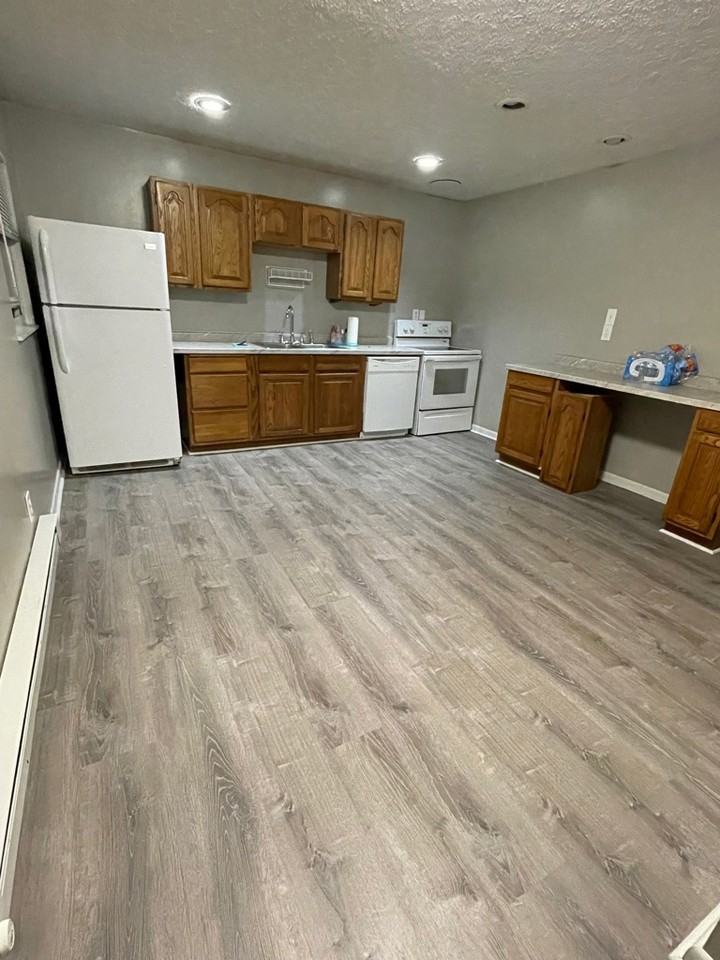 775 B St - Photo 2 of 9