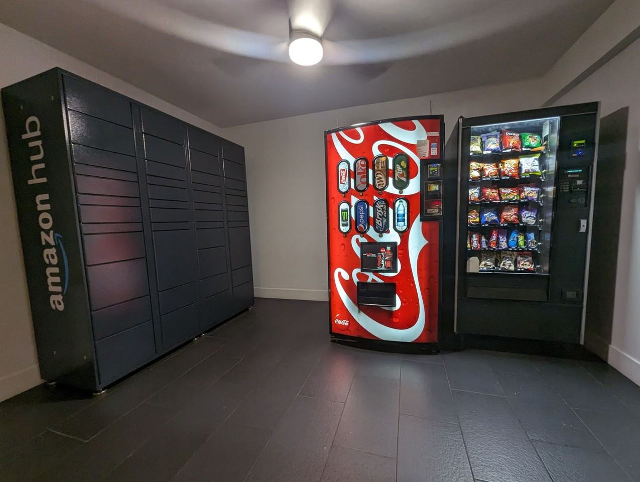 1811 Tamarind Apartments - Photo 3 of 17