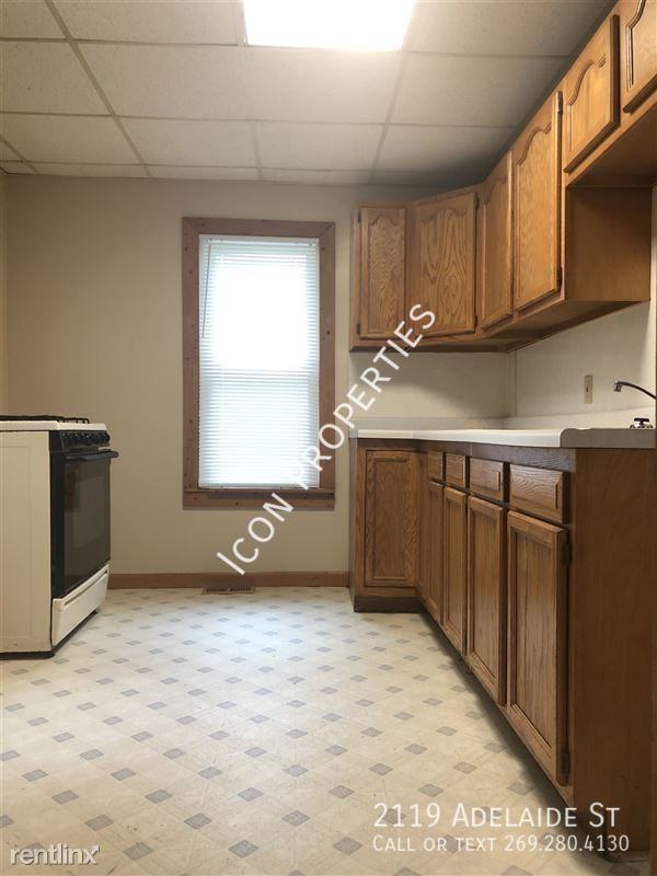 2119 Adelaide St - Photo 2 of 14