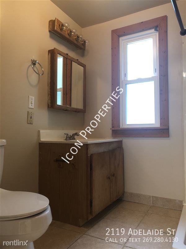 2119 Adelaide St - Photo 3 of 14