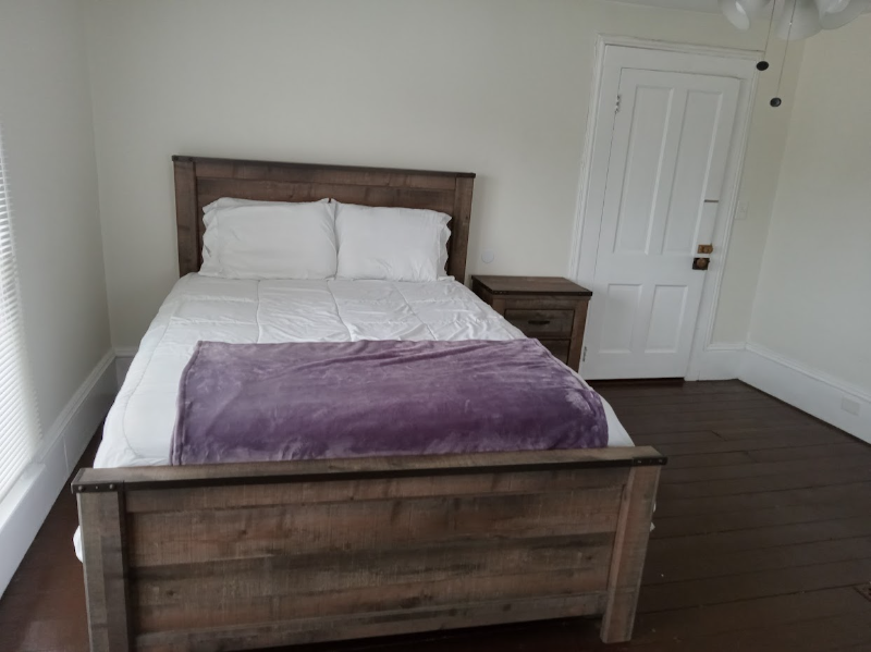 526 Monroe St - Photo 7 of 14