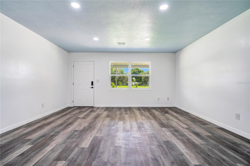 612 5th St - Photo 3 of 7