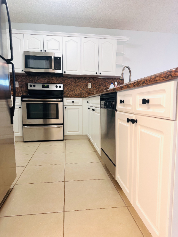 2691 Albatross Rd N - Photo 5 of 14