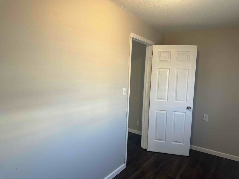 2725 Myrtle Ave - Photo 3 of 6