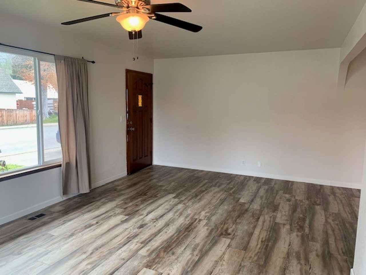 Two  Bedroom One bath Duplex - Photo 3 of 10