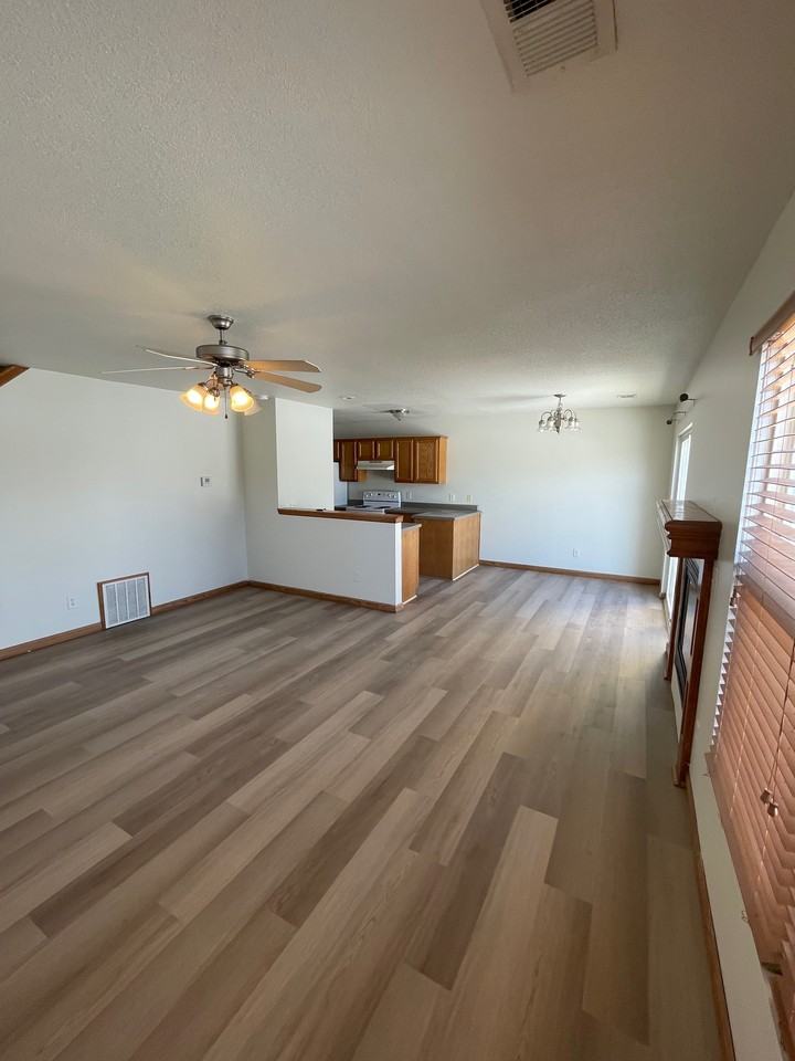 917 Whitetail Ct #1 - Photo 3 of 14