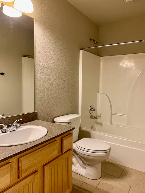 2004 Azlin Pl #C - Photo 5 of 10