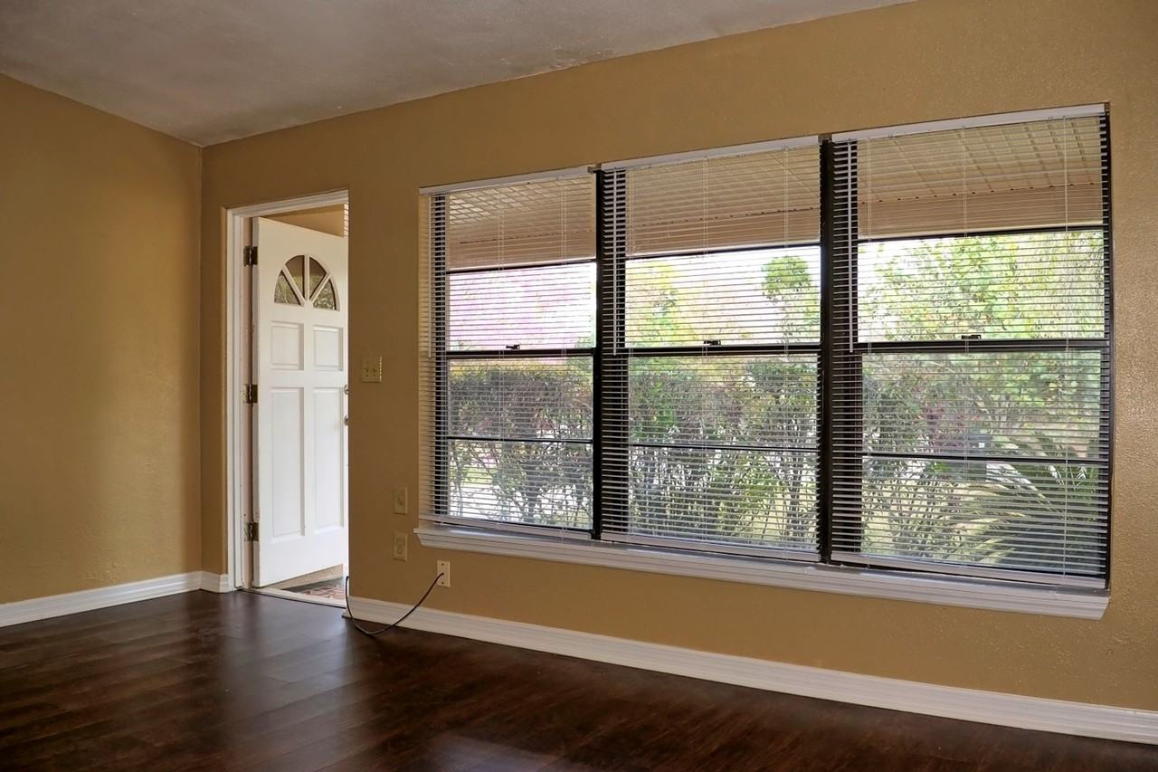 882 Prim Dr - Photo 3 of 23