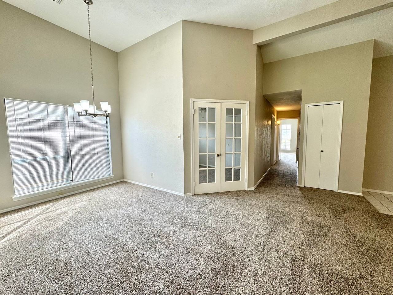 600 Timberbend Trl - Photo 3 of 11