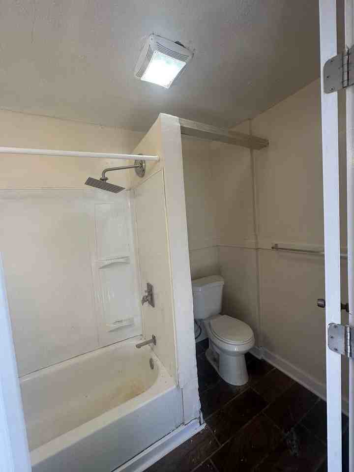 1549 East 196th Street - Photo 4 of 10