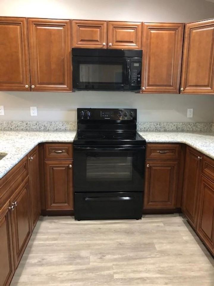 9048 N Travis Dr - Photo 3 of 14