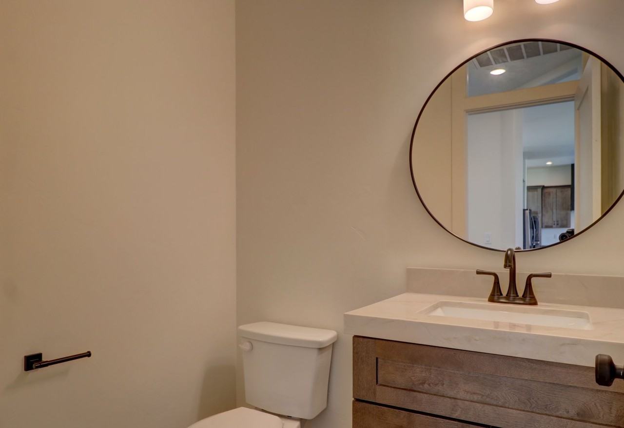 4021 Boardwalk Rd - Photo 6 of 36
