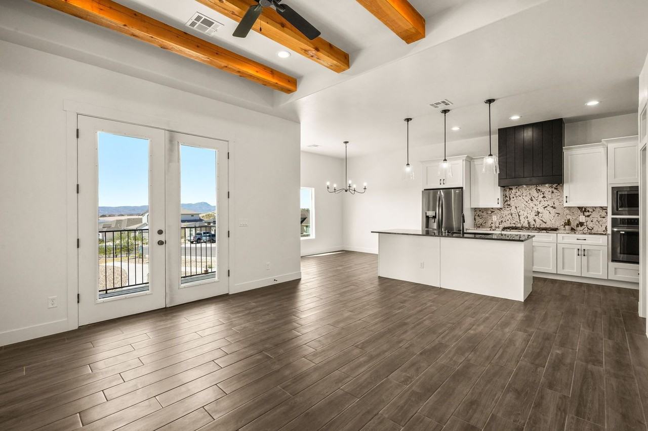 4025 Boardwalk Rd - Photo 6 of 50