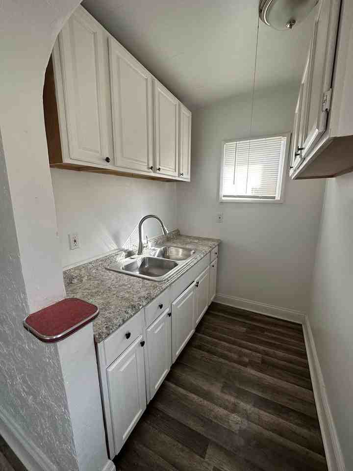 10610 Lamontier Ave - Photo 3 of 19