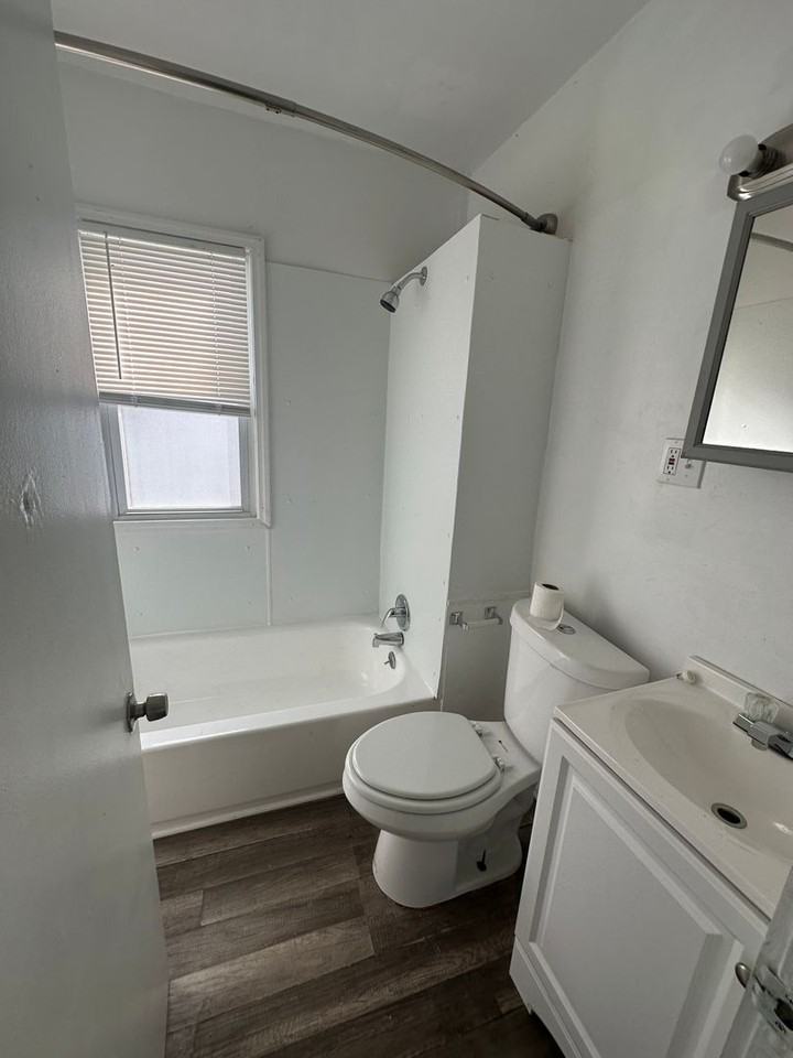 10610 Lamontier Ave #UP - Photo 4 of 10