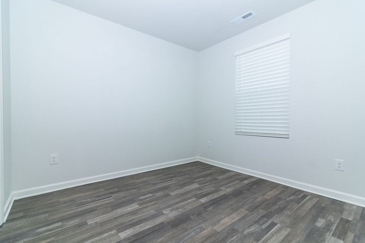 136 Elegance Way - Photo 7 of 44