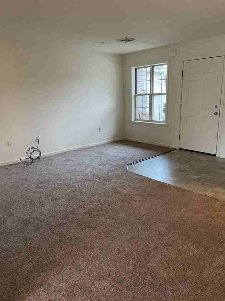 106 Nicole St - Photo 2 of 16