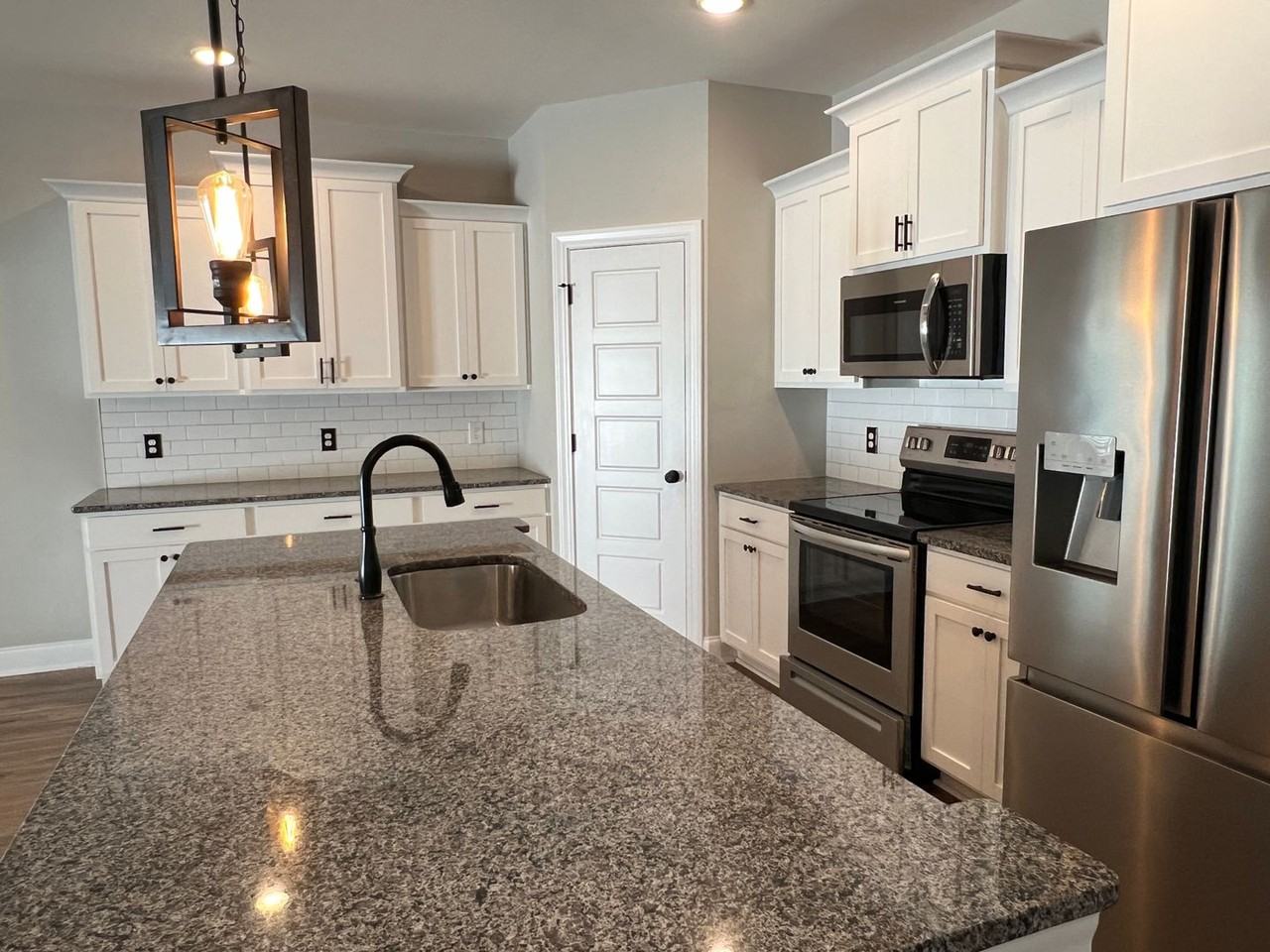 2233 Meadowood Ln - Photo 3 of 28