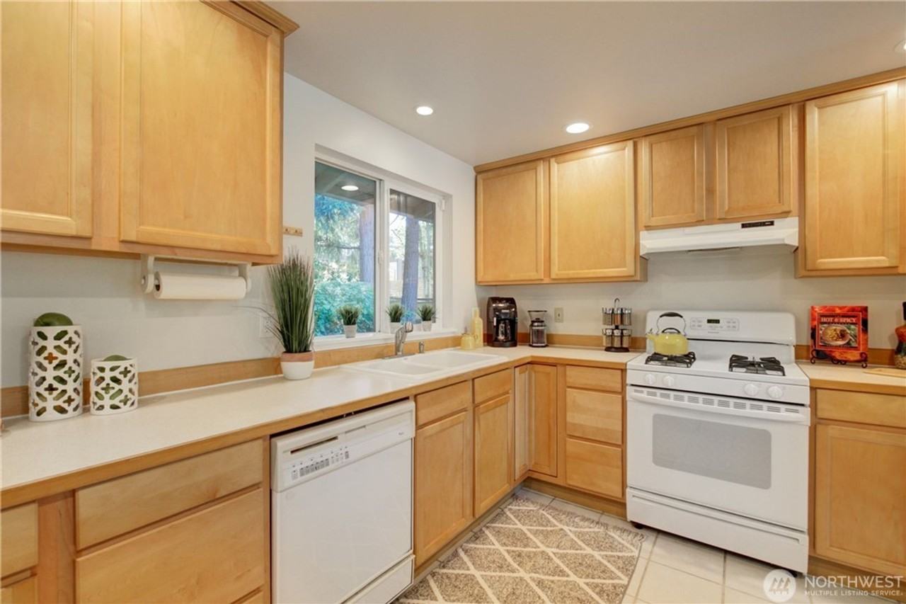 21930 3rd Pl W - Photo 3 of 26