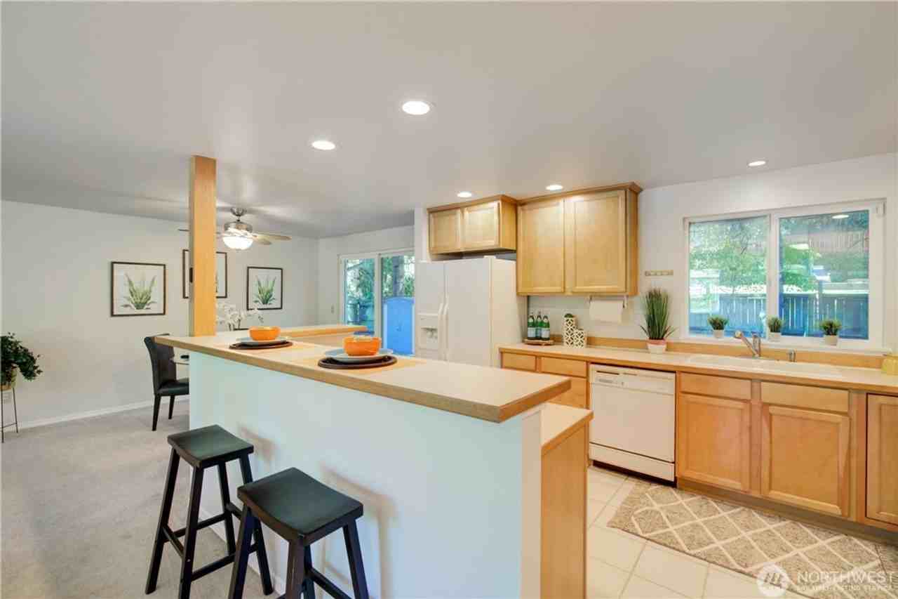 21930 3rd Pl W - Photo 4 of 26