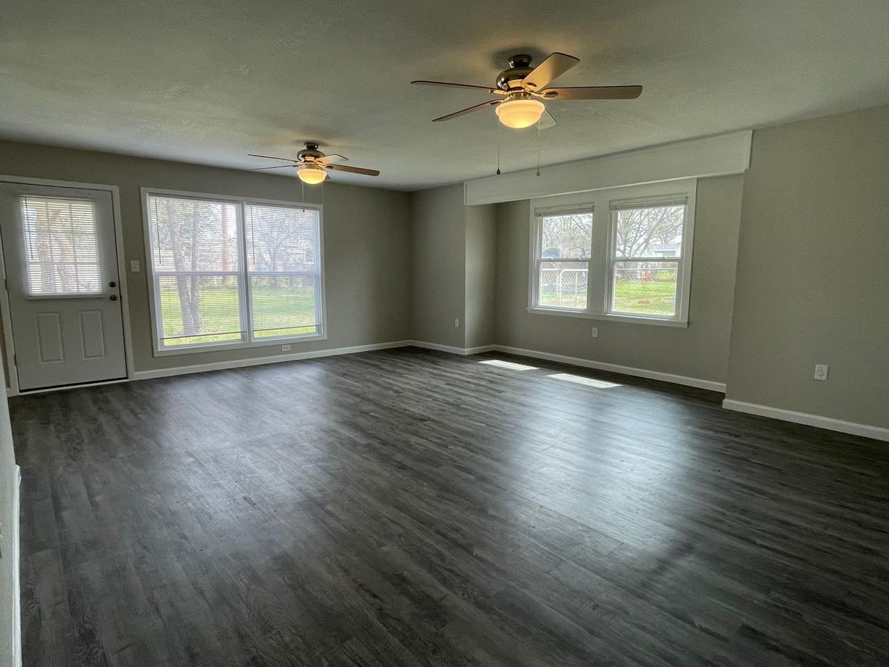 2557 Garfield Ave - Photo 3 of 26