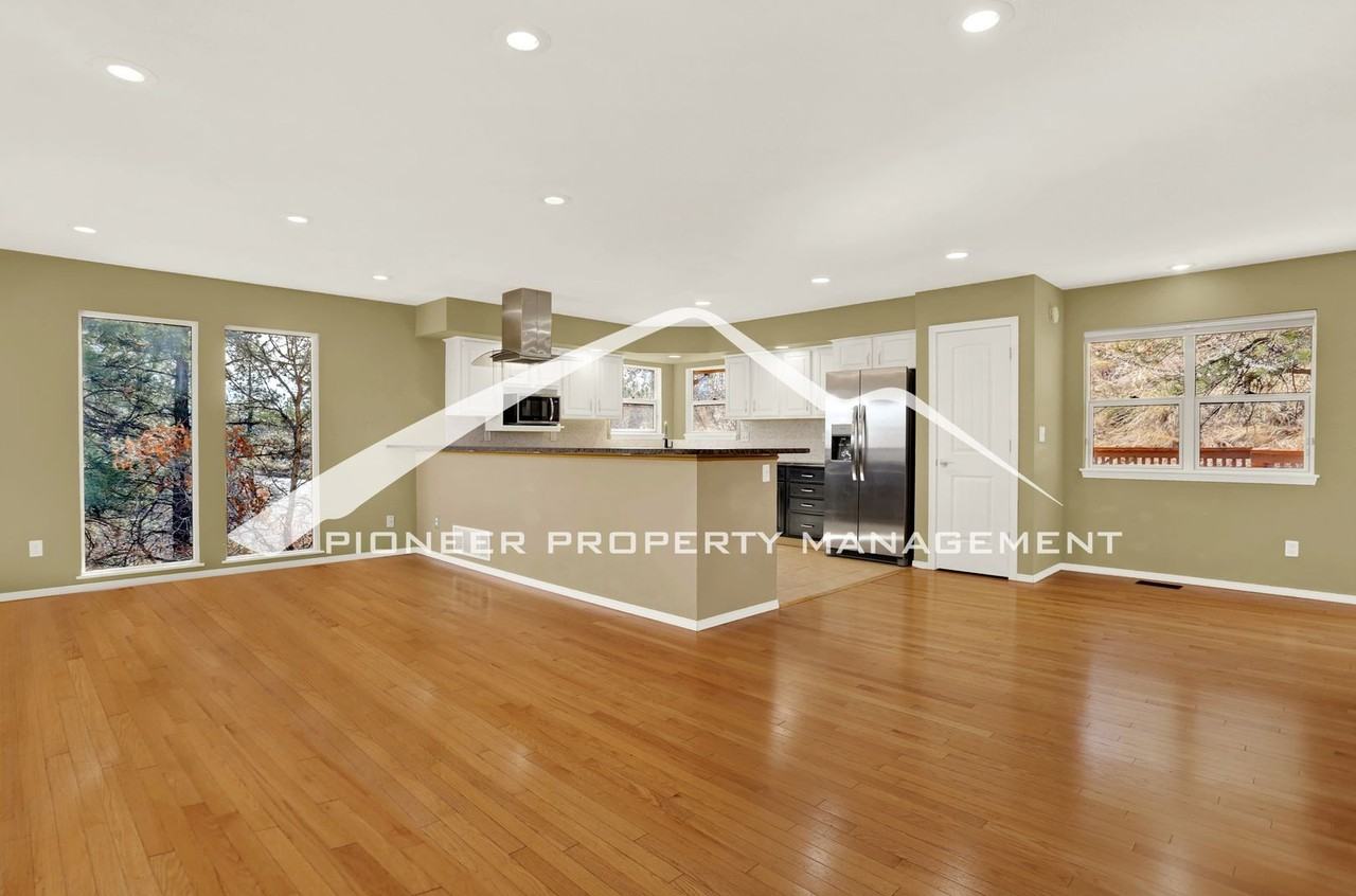 7530 Delmonico Dr - Photo 3 of 38