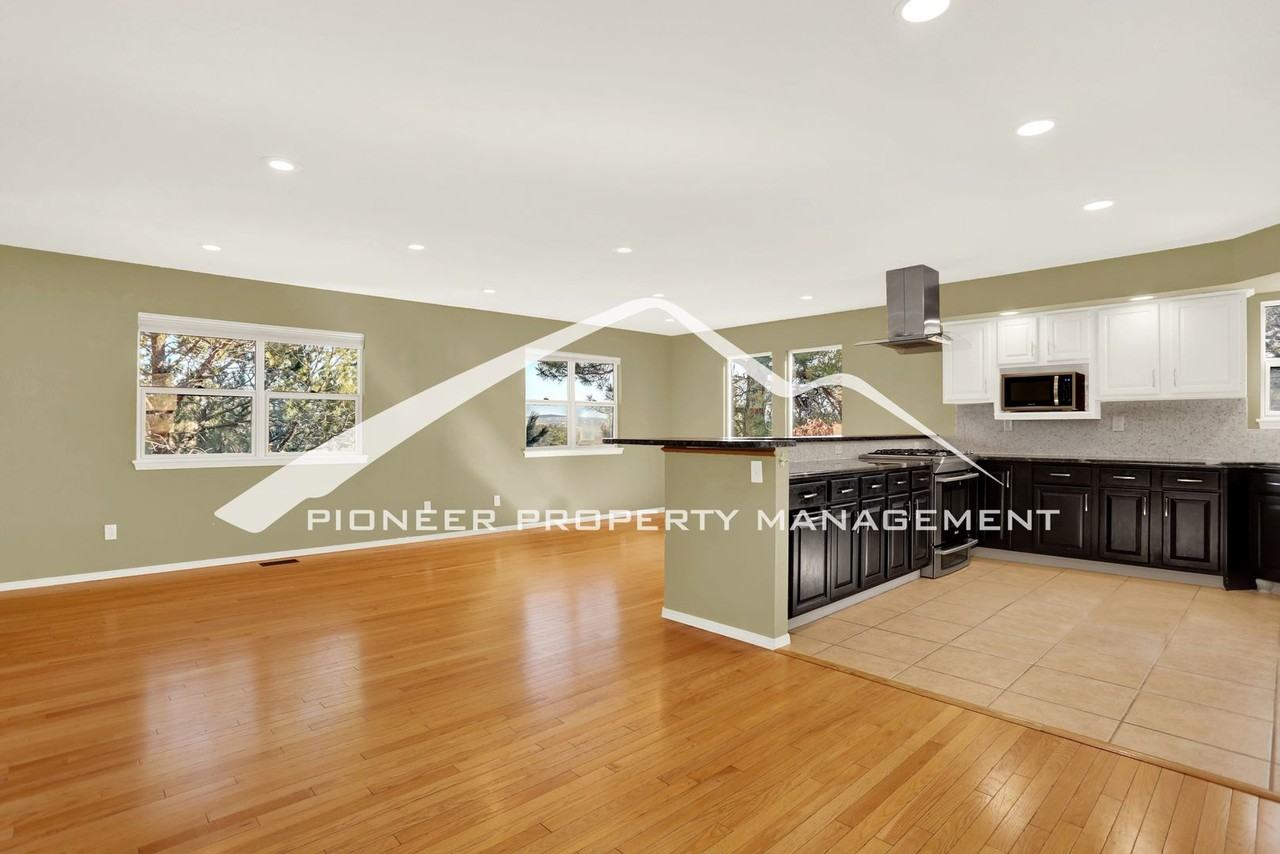 7530 Delmonico Dr - Photo 4 of 38