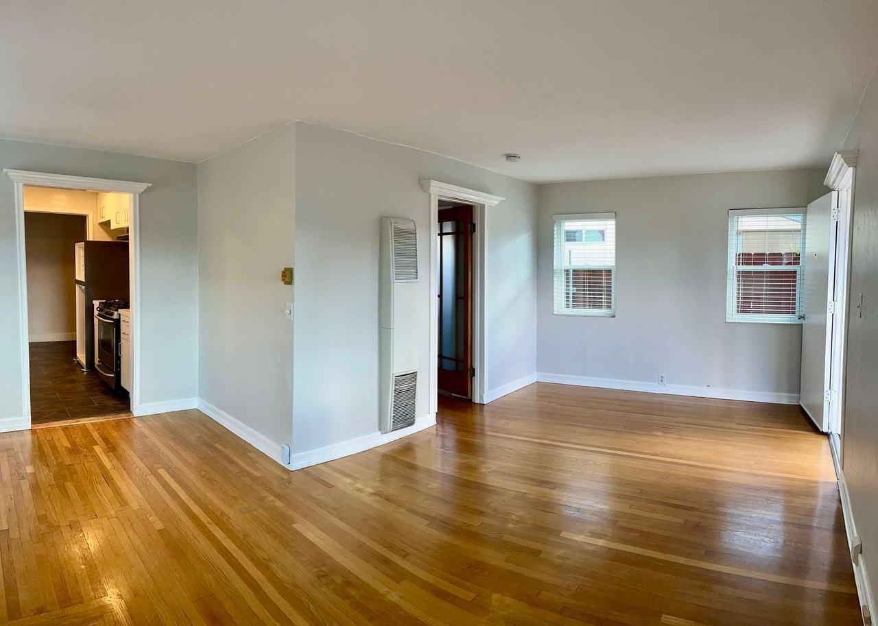 3080 Myrtle Ave - Photo 3 of 16