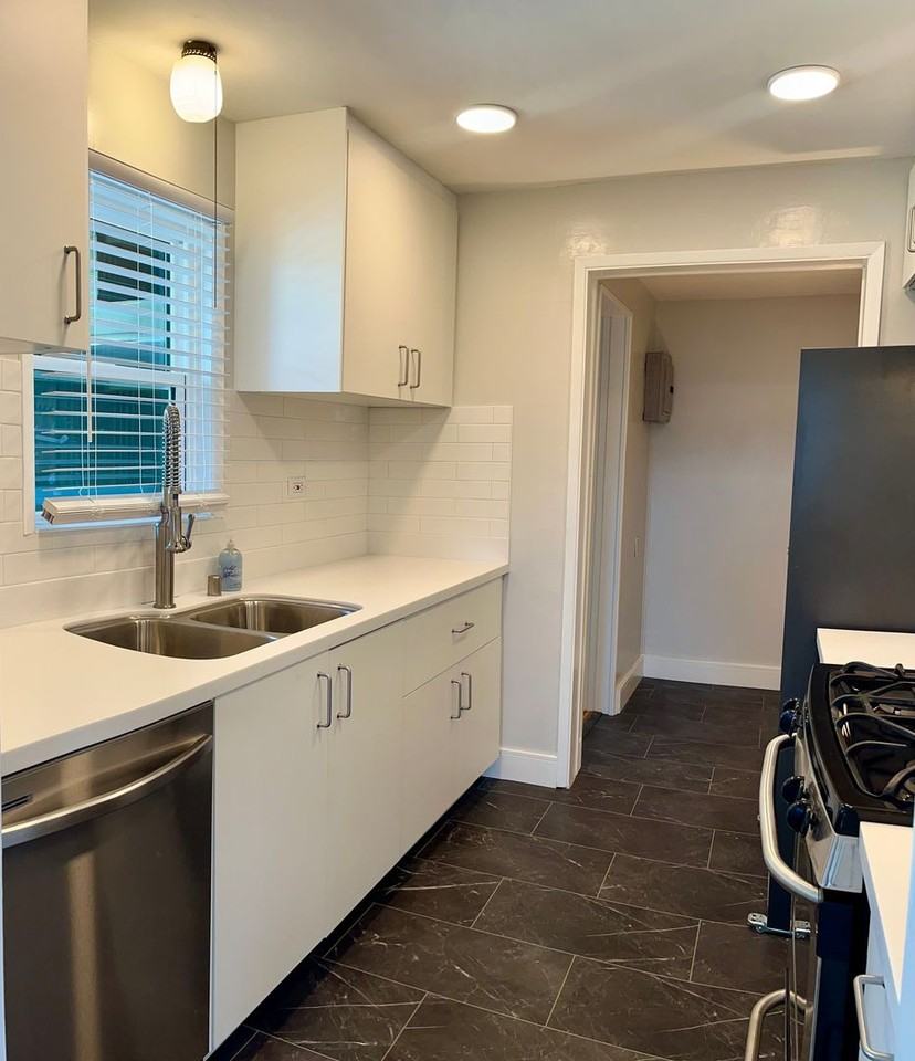 3080 Myrtle Ave - Photo 5 of 16