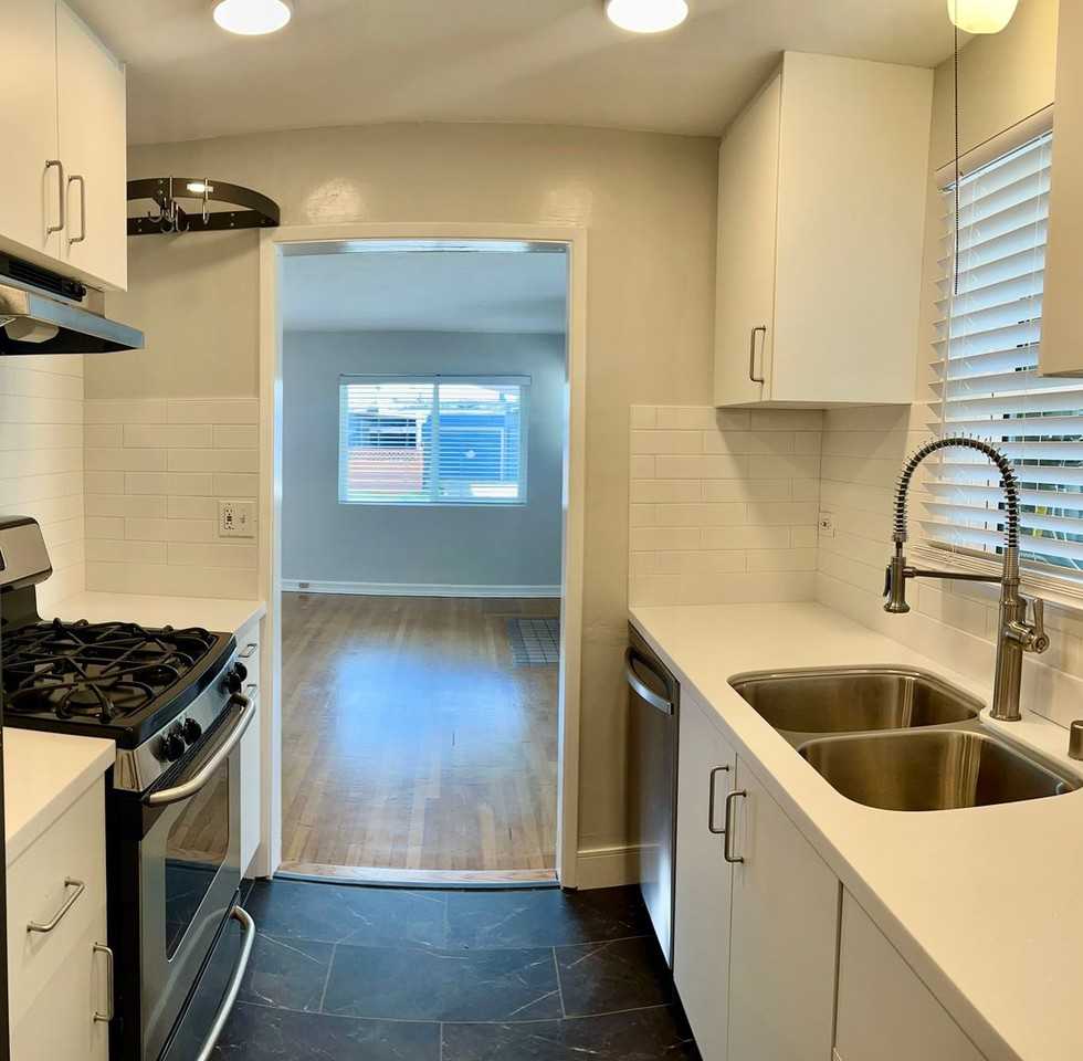 3080 Myrtle Ave - Photo 6 of 16