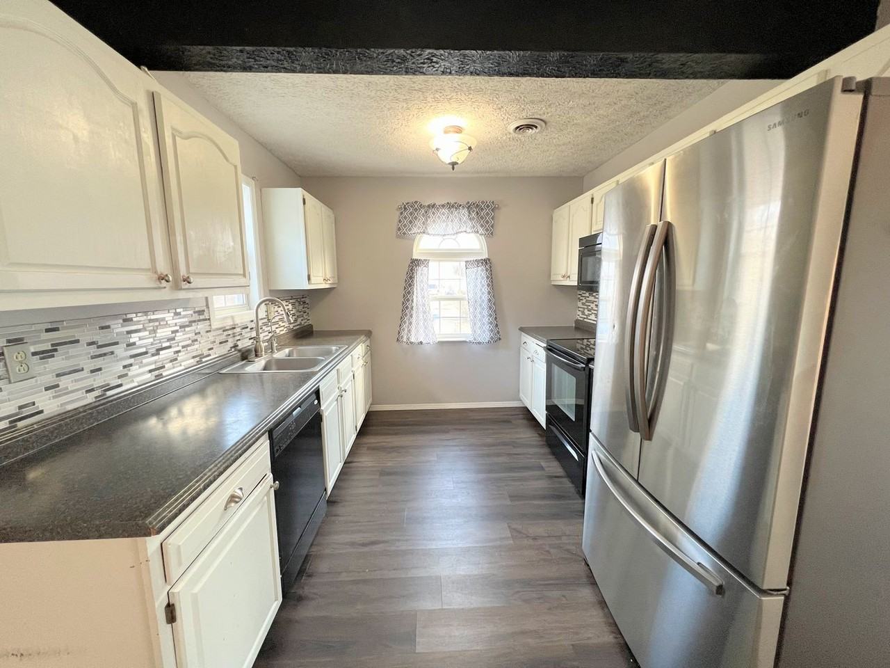 16455 Twilight Ln - Photo 4 of 12