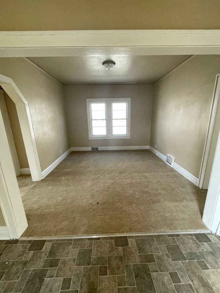 1403 Rawson Ave #1 - Photo 2 of 28