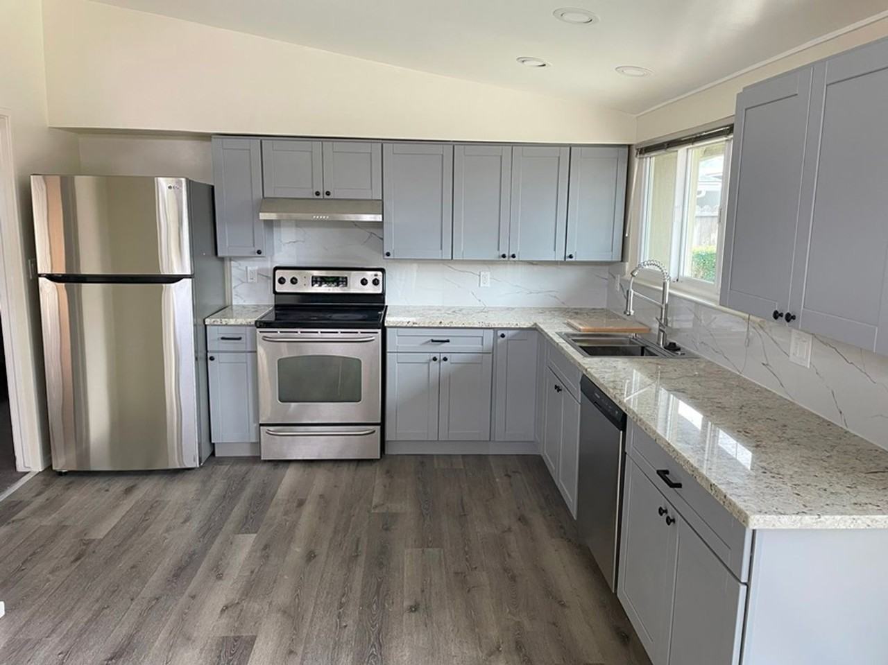 27727 Decatur Way - Photo 2 of 13