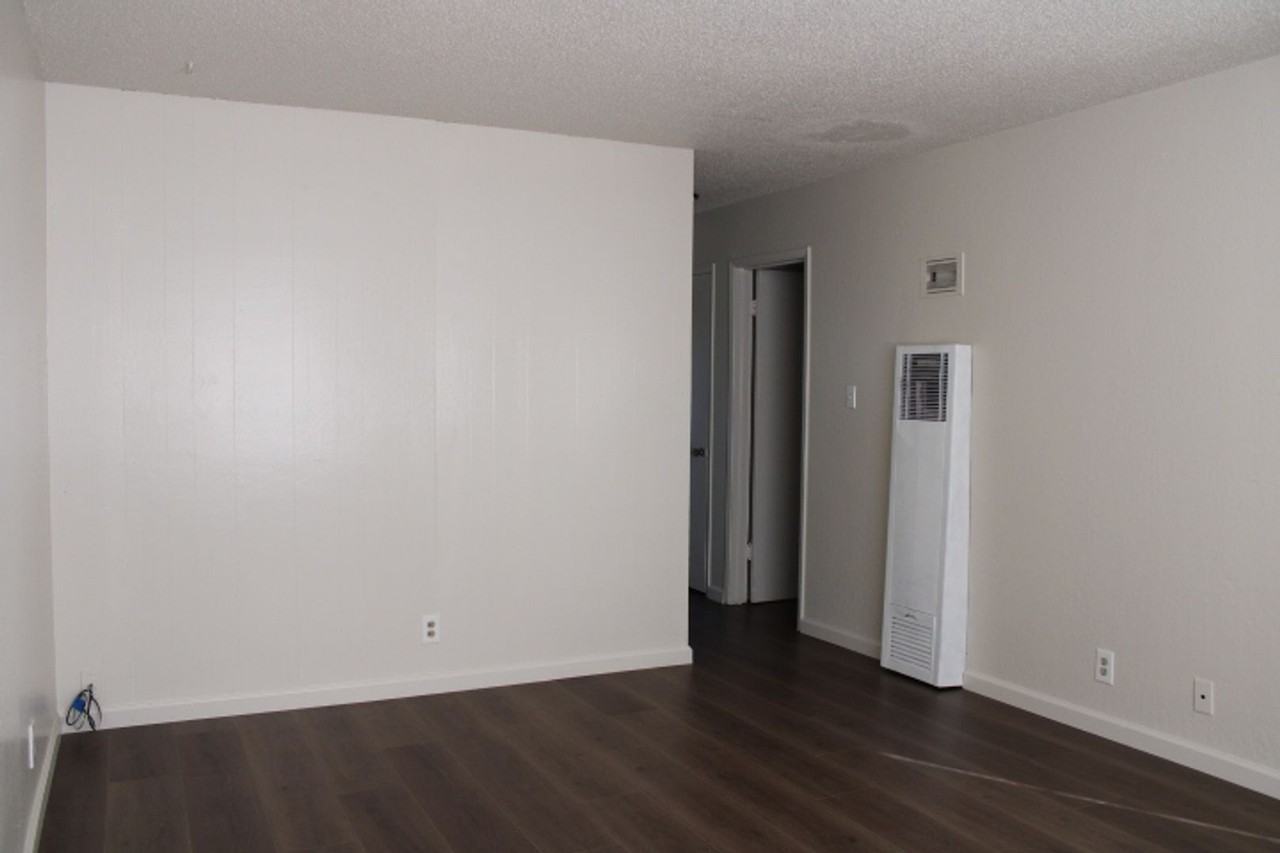 2030 Stanton Ave - Photo 2 of 15