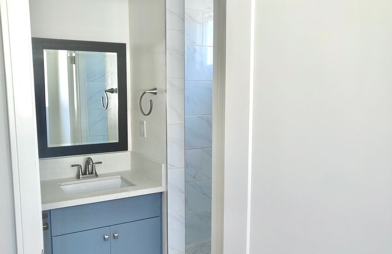 David 1344/1346 W 37th Pl - Photo 2 of 5