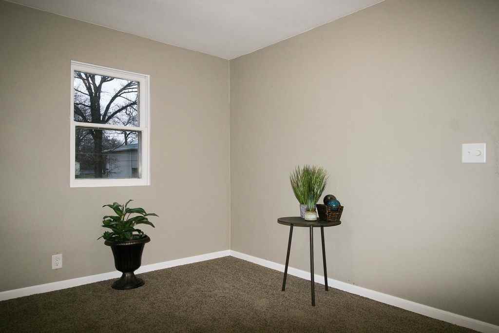 535 3rd St - Photo 4 of 30