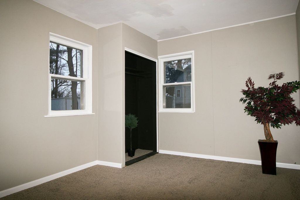535 3rd St - Photo 7 of 30