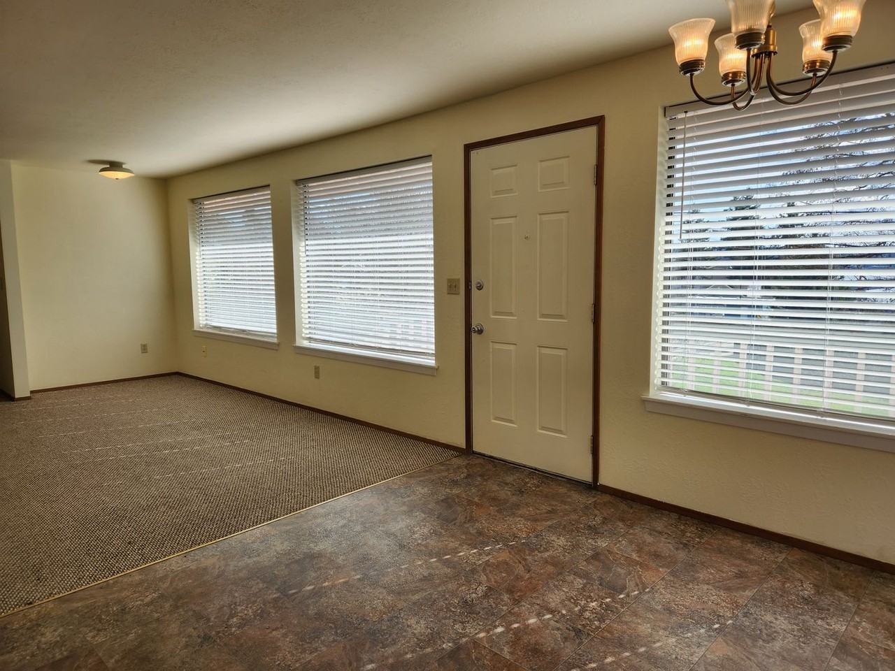 1818 E 16th St - Photo 3 of 19