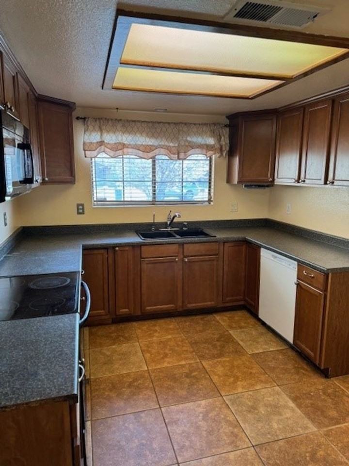 3512 Snowflake Ct - Photo 4 of 14