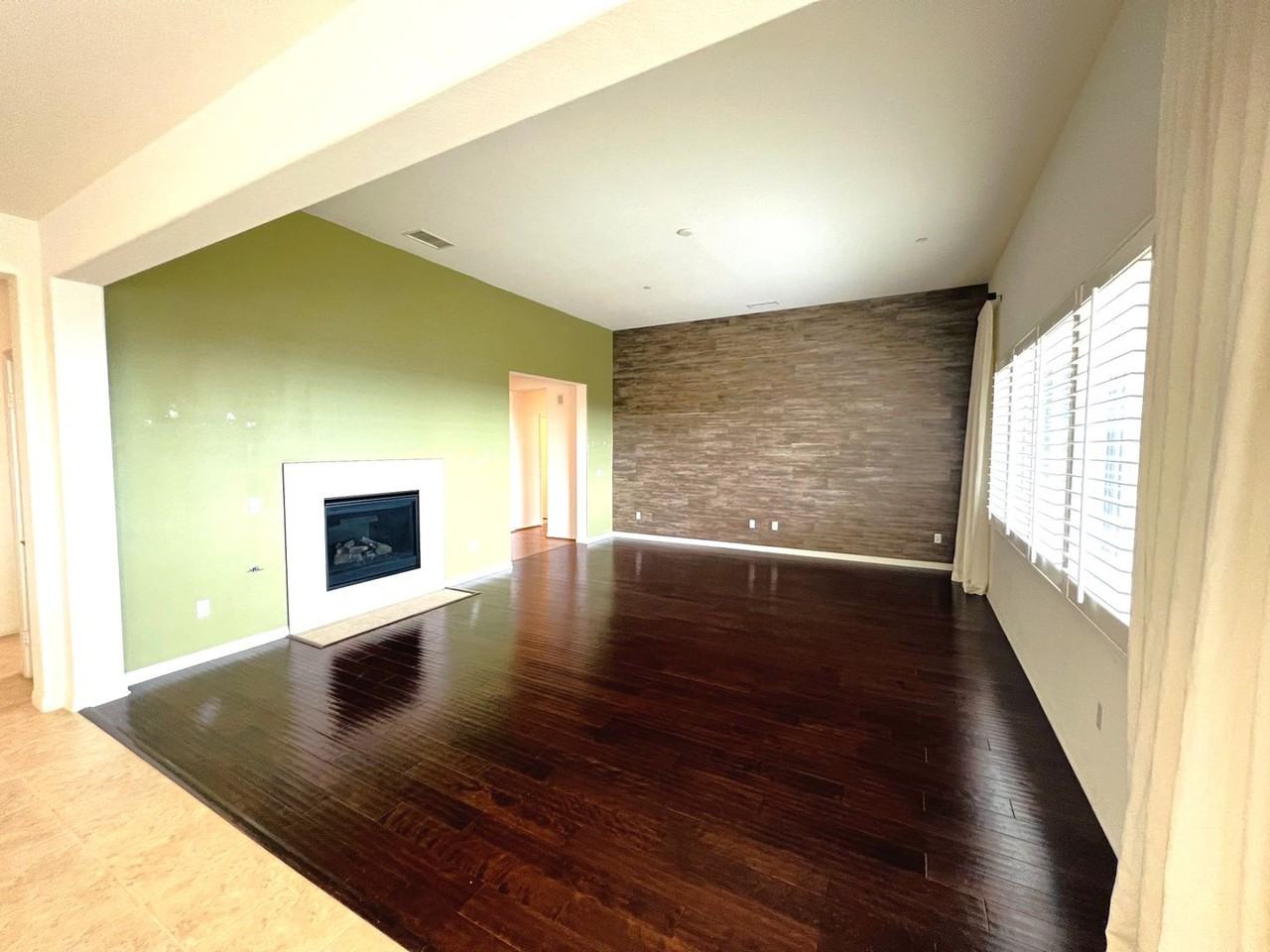 12595 Encino Ct - Photo 5 of 32