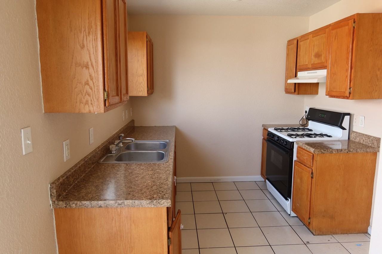 10274 Valle Del Sol Dr - Photo 3 of 14