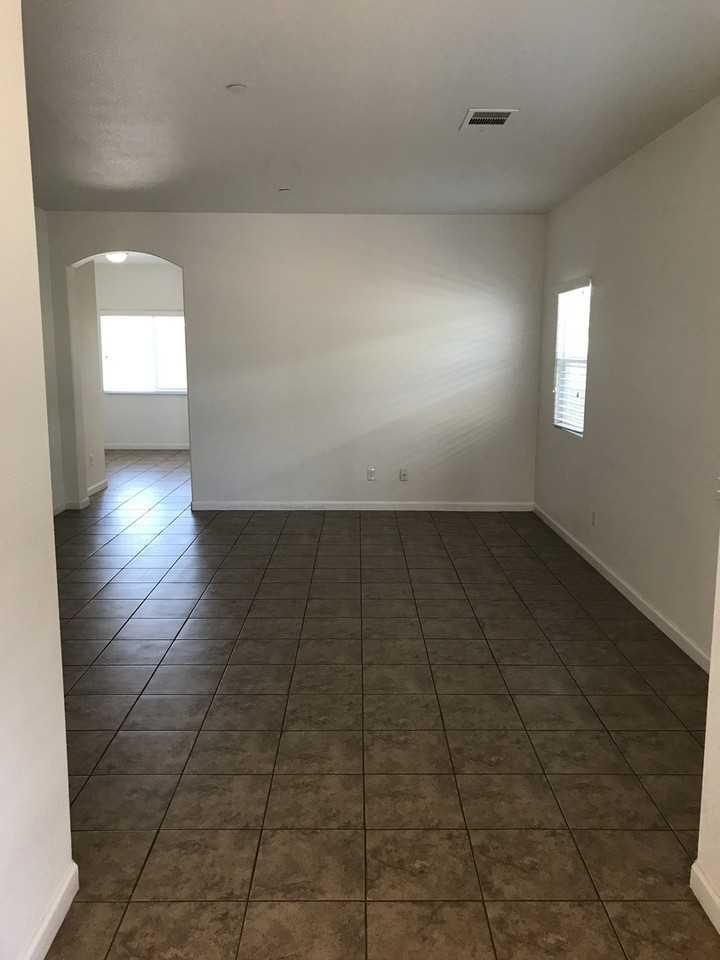437 Joya Dr - Photo 2 of 18