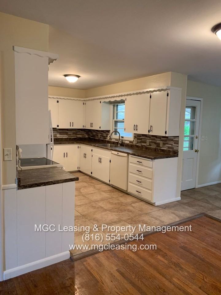 606 Se 5th St - Photo 2 of 6