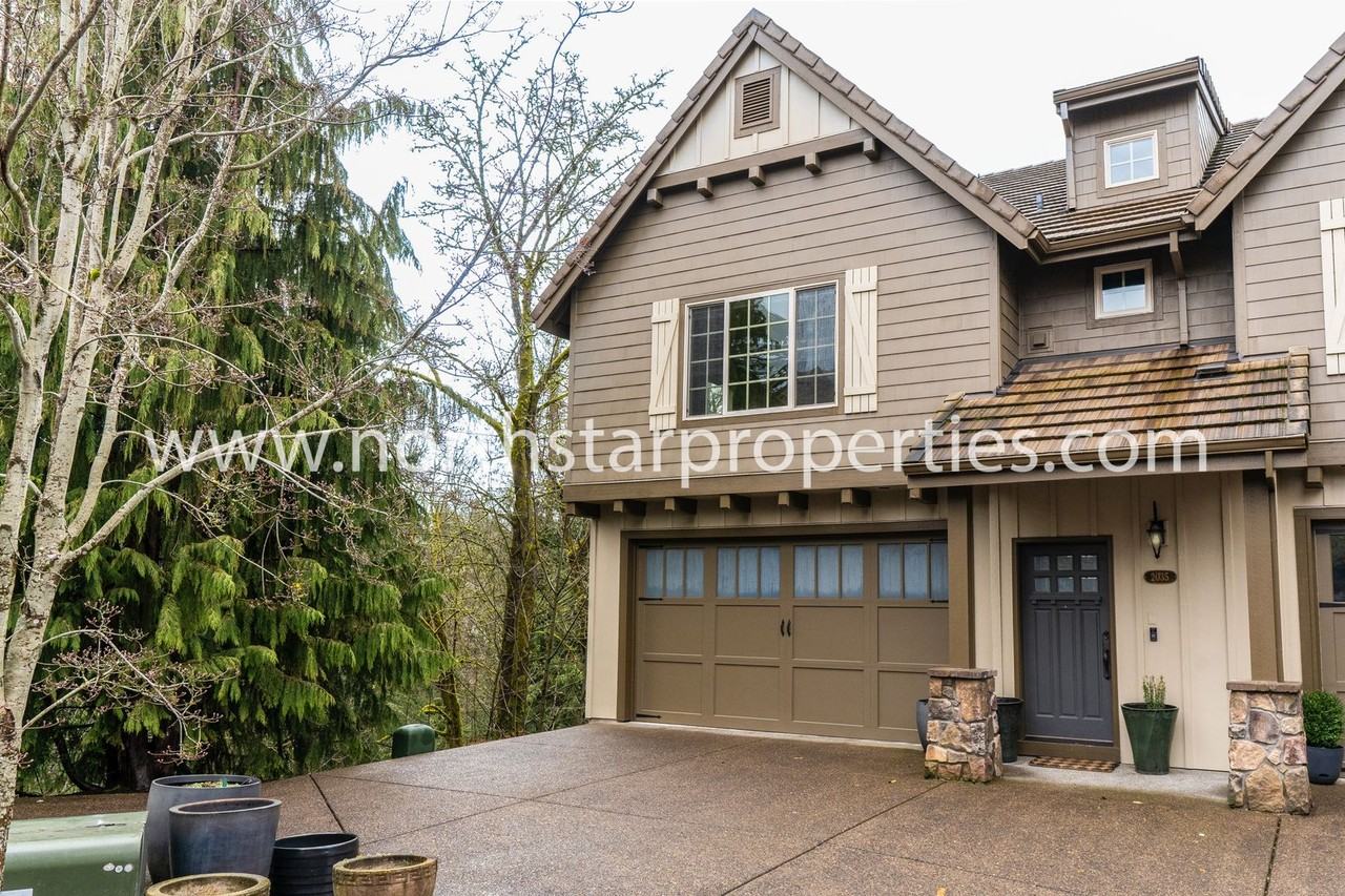 2035 Nw Village Cir - Photo 2 of 29