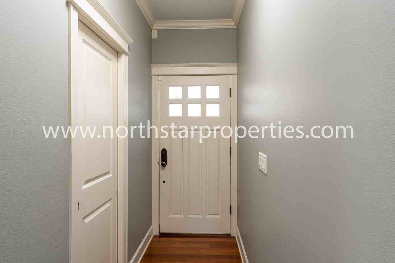 2035 Nw Village Cir - Photo 3 of 29