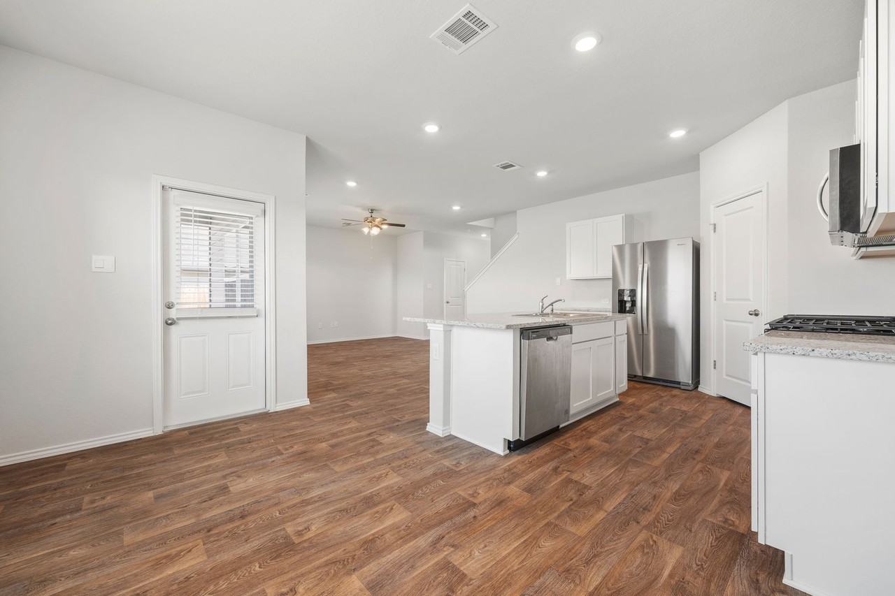 15735 Clove Spice Way - Photo 7 of 16