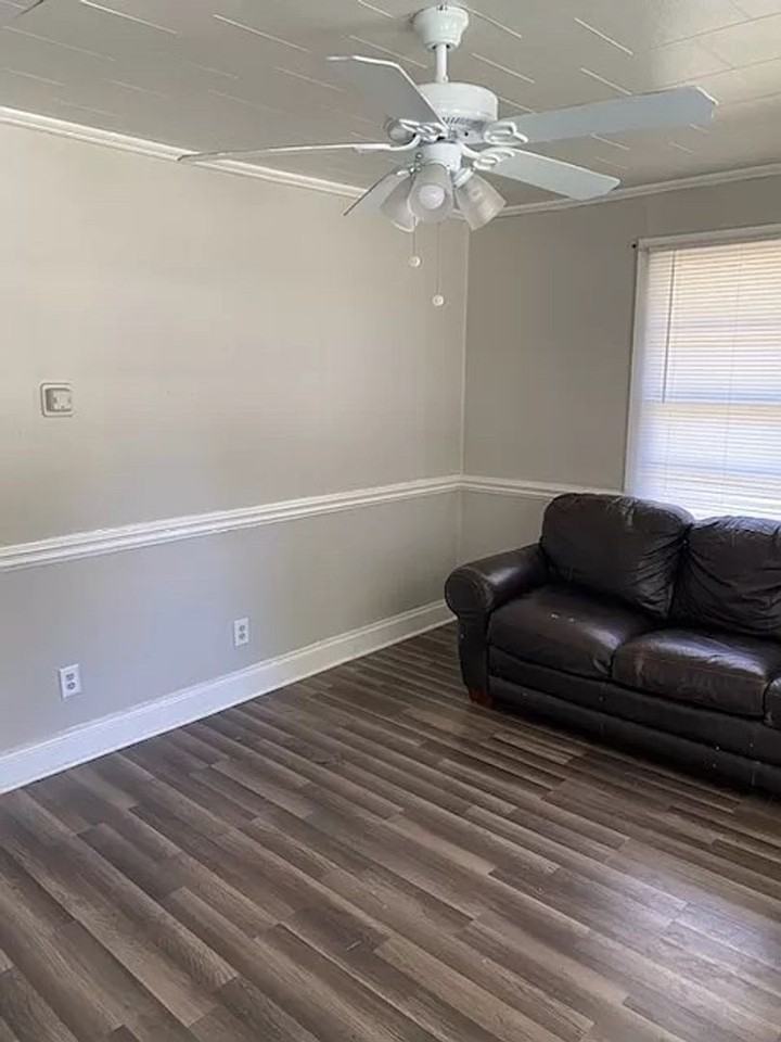 1321 W Monroe St - Photo 4 of 6