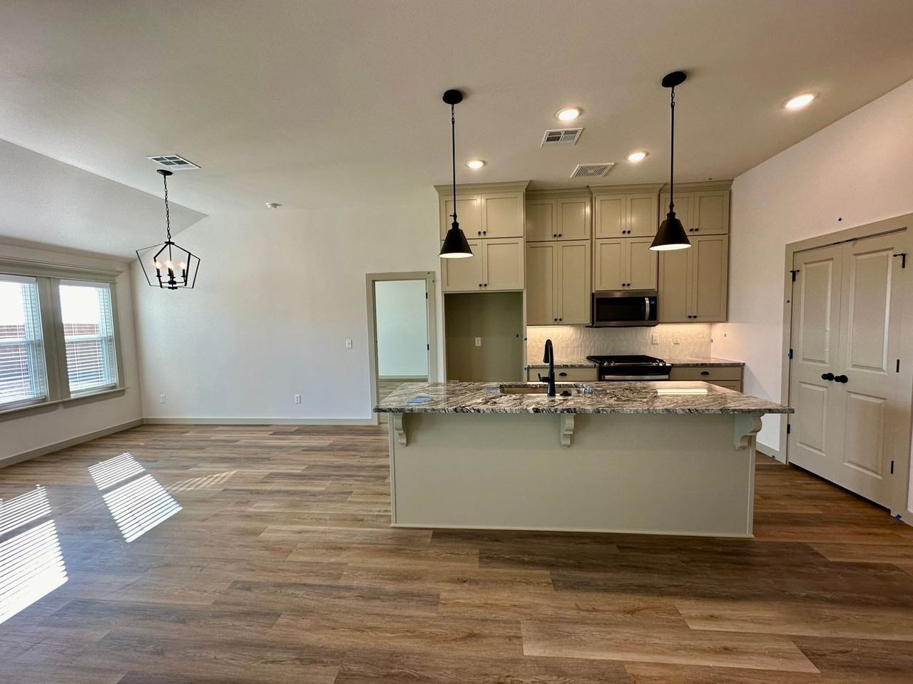 13507 13507 S. 95th Ave. E. - Photo 5 of 25