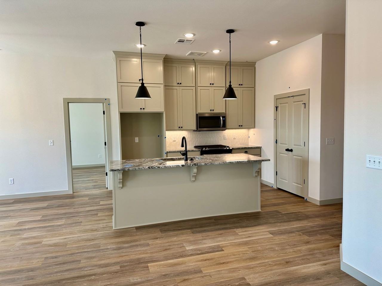 13507 13507 S. 95th Ave. E. - Photo 6 of 25