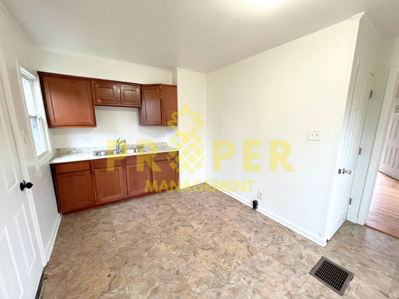 3220 Princeton Dr - Photo 3 of 7